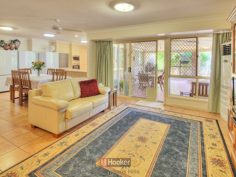 9 Taupo Place, Parkinson QLD 4115