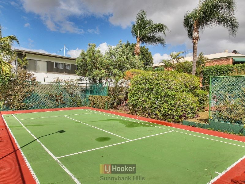 92 Valhalla Street, Sunnybank QLD 4109