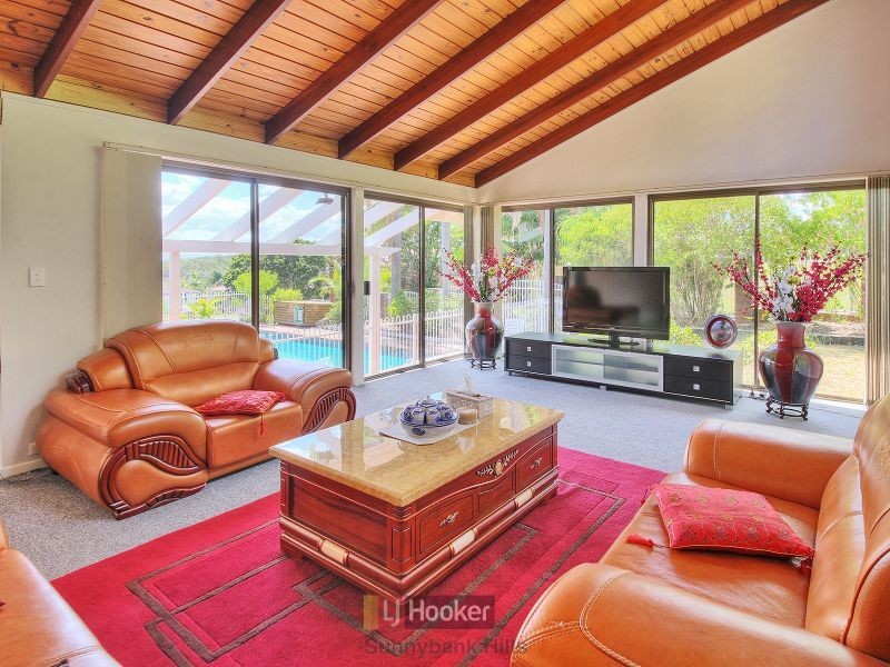 5 Belfairs Street, Robertson QLD 4109