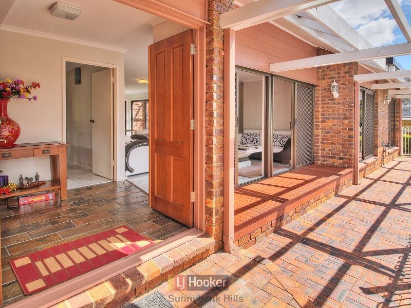 5 Belfairs Street, Robertson QLD 4109