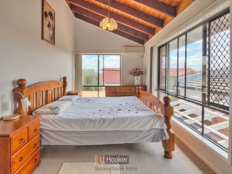 5 Belfairs Street, Robertson QLD 4109