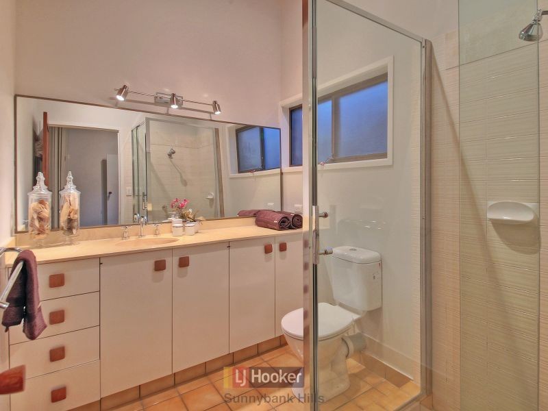 5 Belfairs Street, Robertson QLD 4109