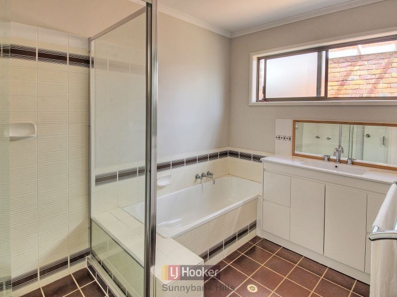 5 Belfairs Street, Robertson QLD 4109