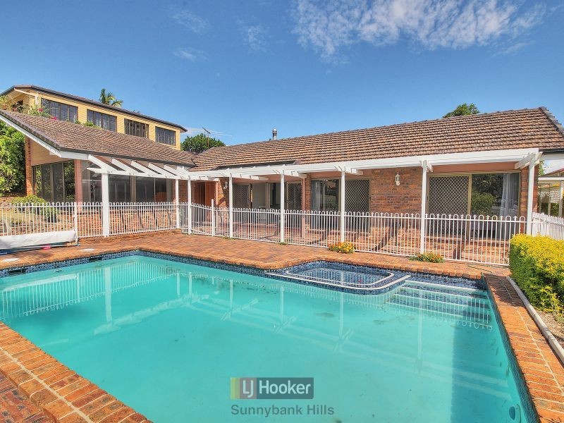 5 Belfairs Street, Robertson QLD 4109