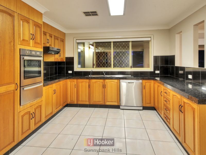 12 Hoover Court, Stretton QLD 4116