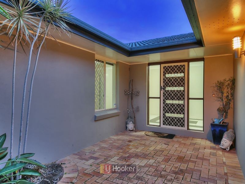12 Hoover Court, Stretton QLD 4116