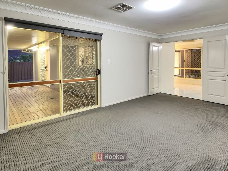 12 Hoover Court, Stretton QLD 4116