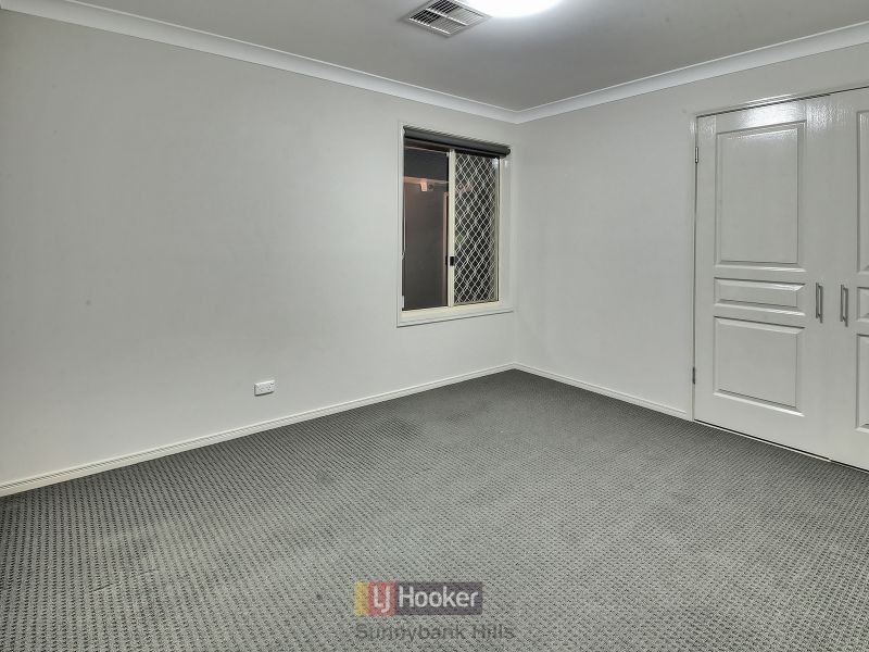 12 Hoover Court, Stretton QLD 4116