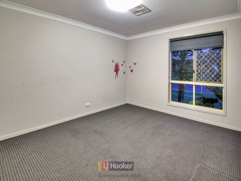 12 Hoover Court, Stretton QLD 4116
