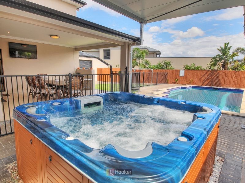 156 The Parkway, Stretton QLD 4116