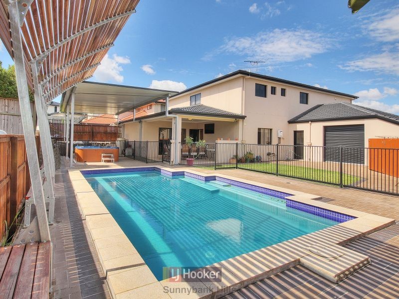 156 The Parkway, Stretton QLD 4116