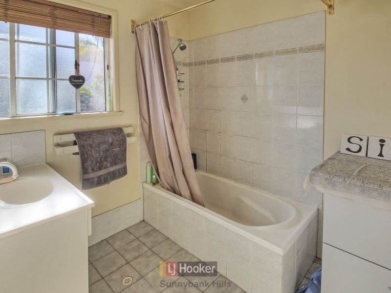 4 Grout Street, Macgregor QLD 4109