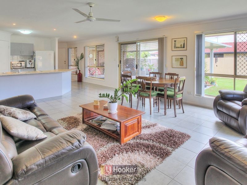 15 Greenways Esplanade, Parkinson QLD 4115