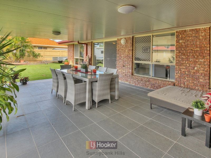 15 Greenways Esplanade, Parkinson QLD 4115