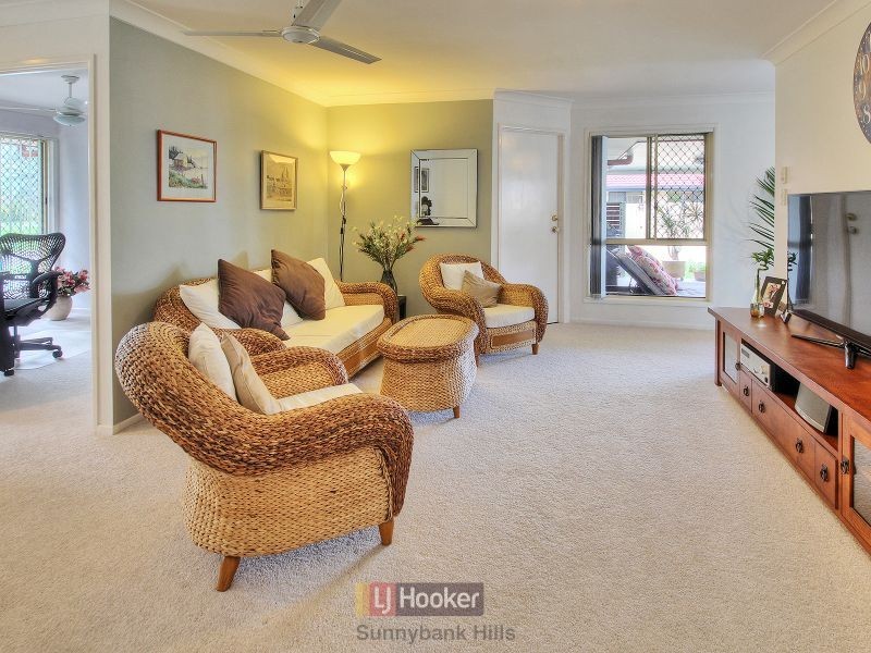 15 Greenways Esplanade, Parkinson QLD 4115