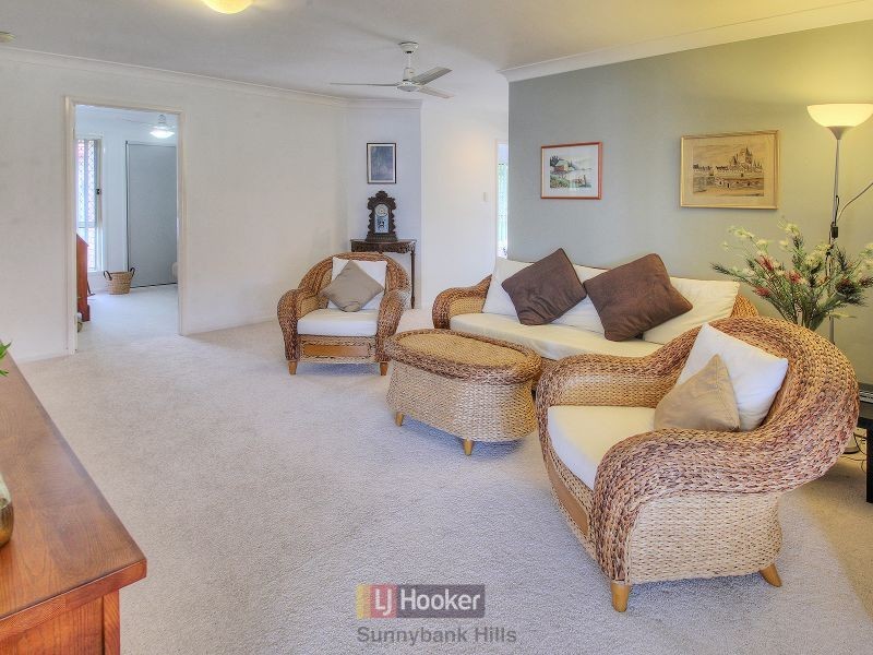 15 Greenways Esplanade, Parkinson QLD 4115