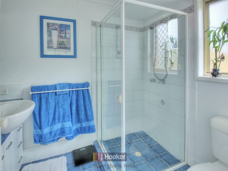 15 Greenways Esplanade, Parkinson QLD 4115