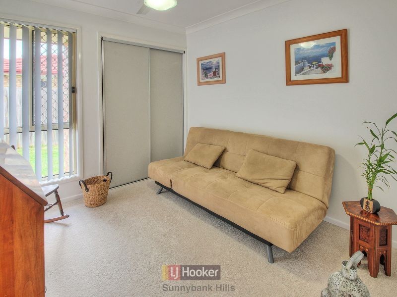 15 Greenways Esplanade, Parkinson QLD 4115