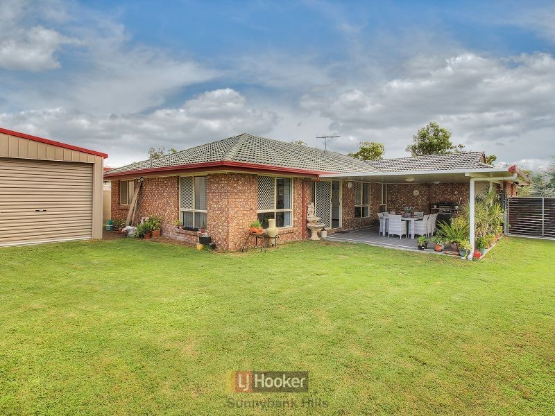 15 Greenways Esplanade, Parkinson QLD 4115