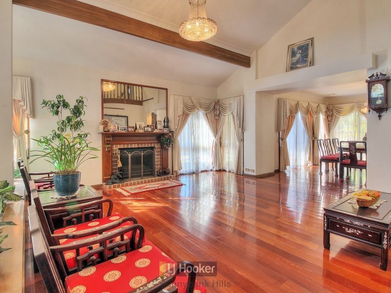 12 Lindfield Circuit, Robertson QLD 4109