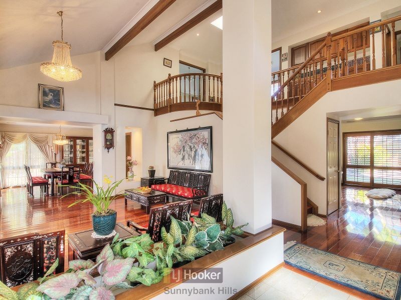 12 Lindfield Circuit, Robertson QLD 4109