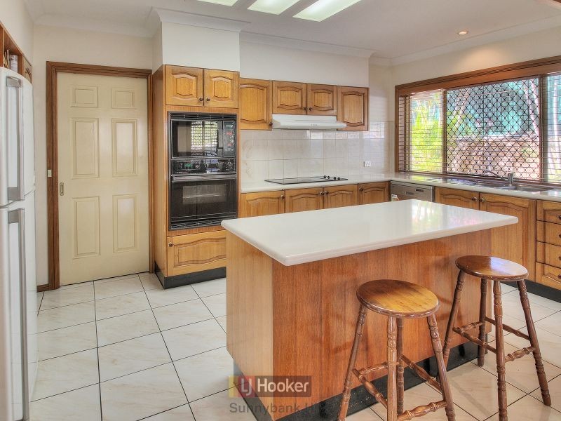 12 Lindfield Circuit, Robertson QLD 4109