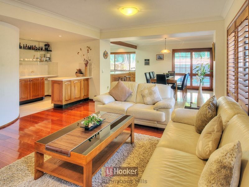 12 Lindfield Circuit, Robertson QLD 4109