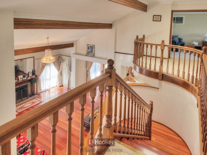 12 Lindfield Circuit, Robertson QLD 4109