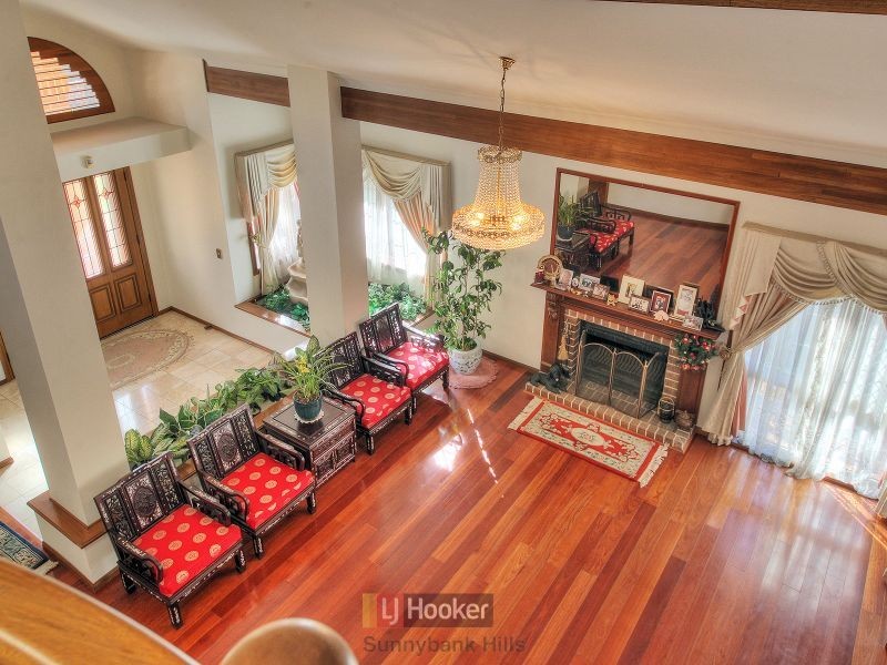 12 Lindfield Circuit, Robertson QLD 4109