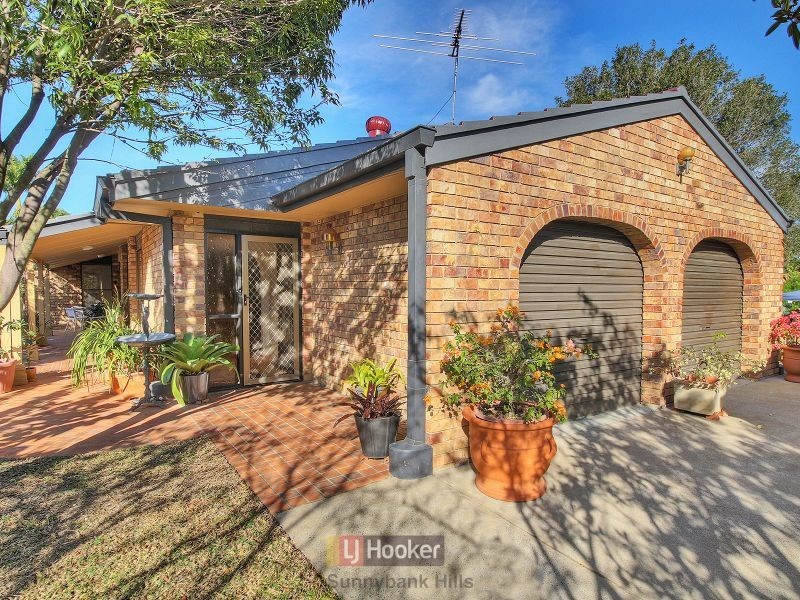 82 Wadley Street, Macgregor QLD 4109