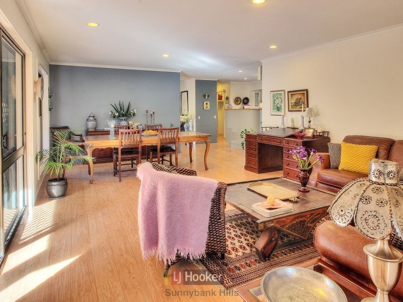 82 Wadley Street, Macgregor QLD 4109