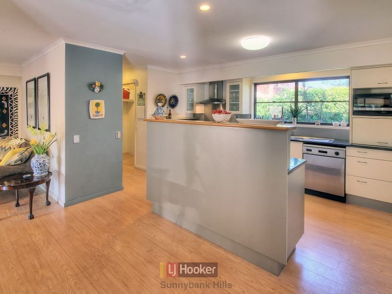 82 Wadley Street, Macgregor QLD 4109