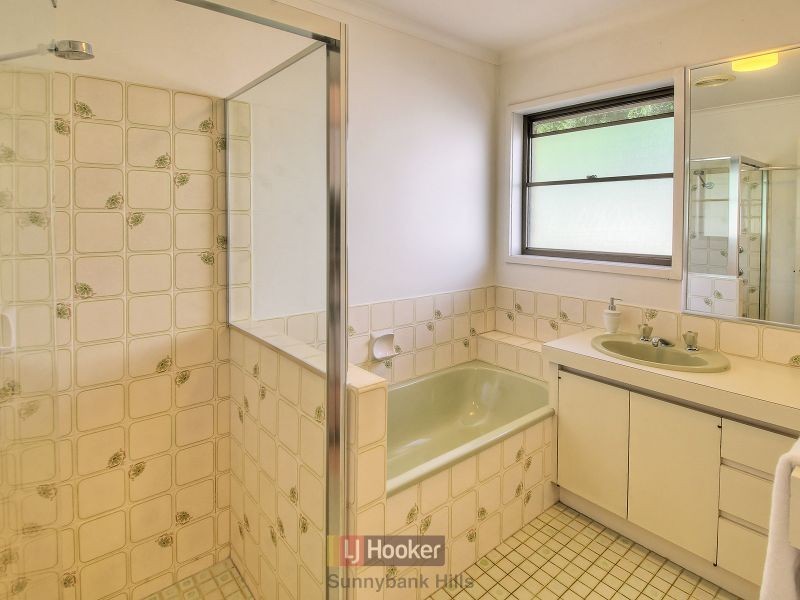 82 Wadley Street, Macgregor QLD 4109