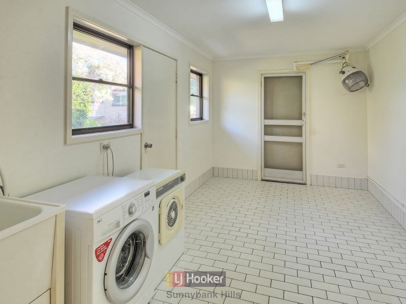 82 Wadley Street, Macgregor QLD 4109