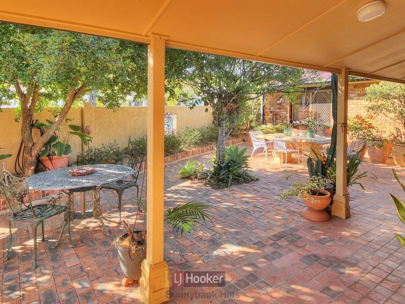 82 Wadley Street, Macgregor QLD 4109