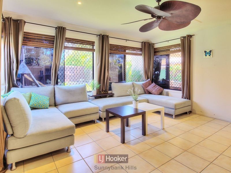 18 Juniper Circuit, Stretton QLD 4116