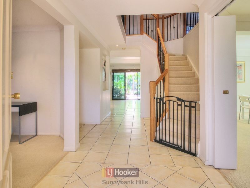 18 Juniper Circuit, Stretton QLD 4116