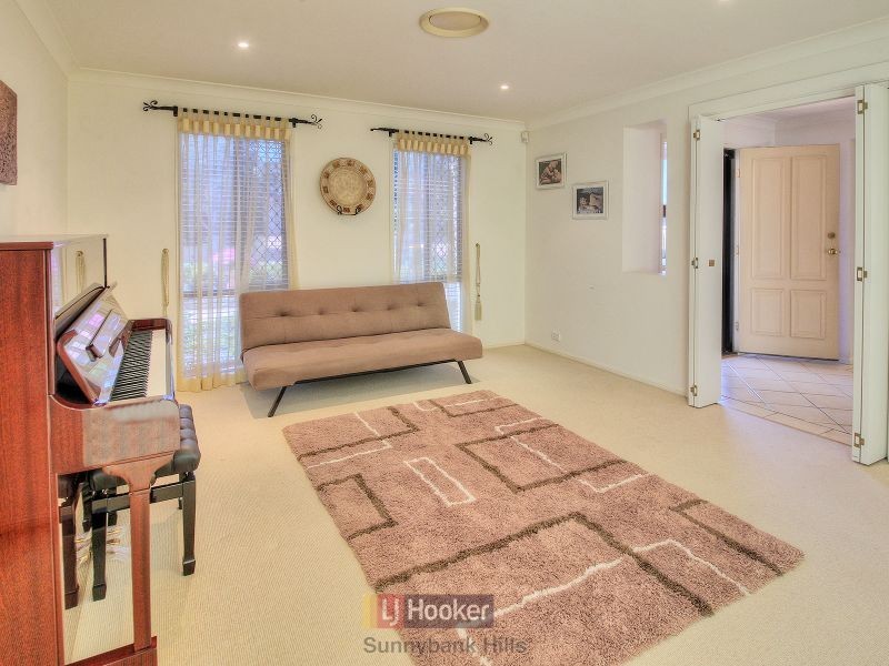 18 Juniper Circuit, Stretton QLD 4116