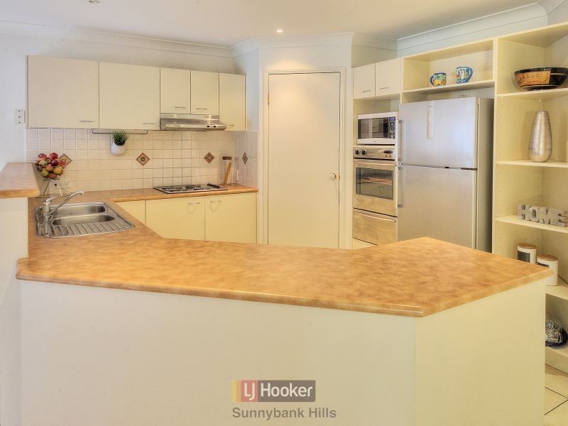 18 Juniper Circuit, Stretton QLD 4116
