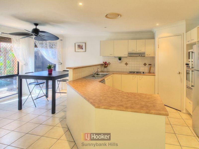 18 Juniper Circuit, Stretton QLD 4116