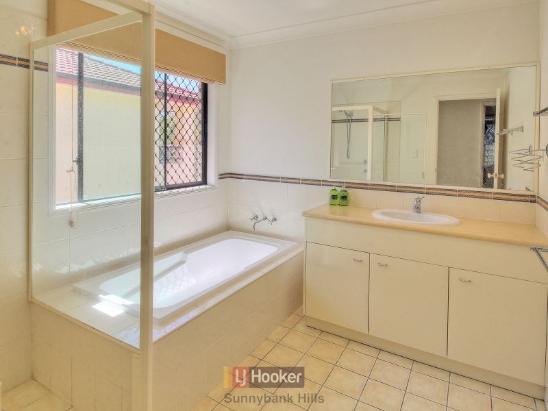 18 Juniper Circuit, Stretton QLD 4116