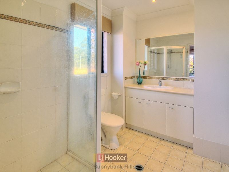 18 Juniper Circuit, Stretton QLD 4116
