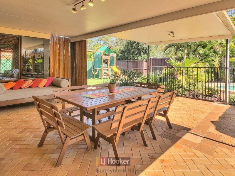 18 Juniper Circuit, Stretton QLD 4116