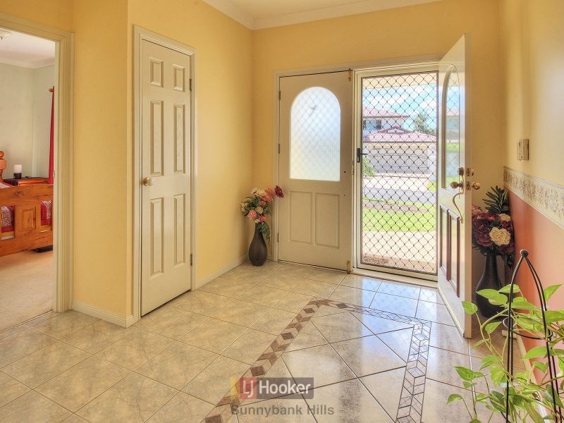 1 Abelia Close, Calamvale QLD 4116