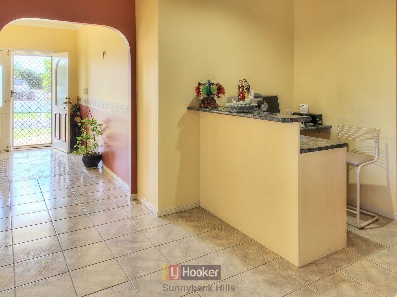 1 Abelia Close, Calamvale QLD 4116