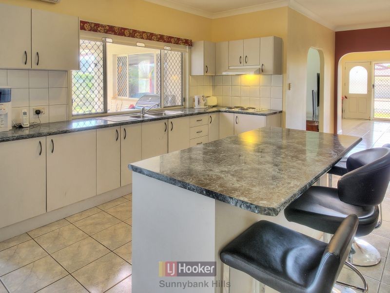 1 Abelia Close, Calamvale QLD 4116