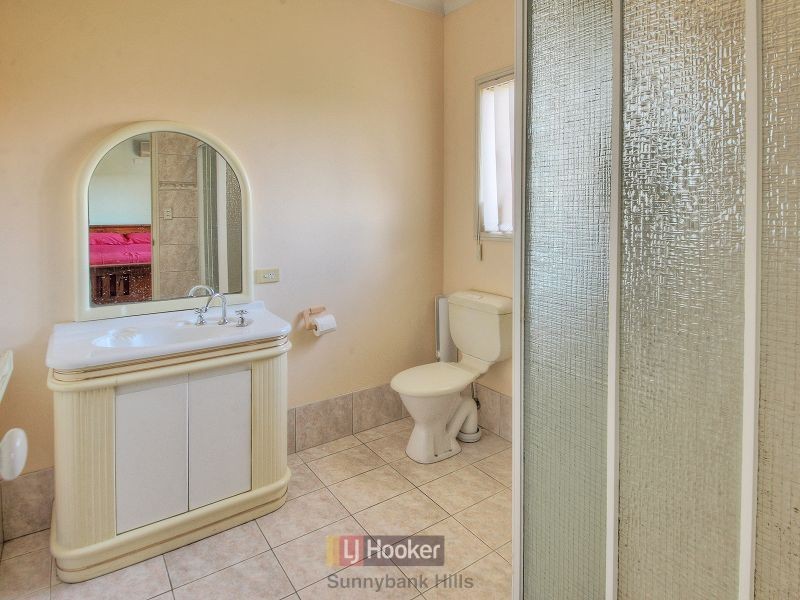 1 Abelia Close, Calamvale QLD 4116