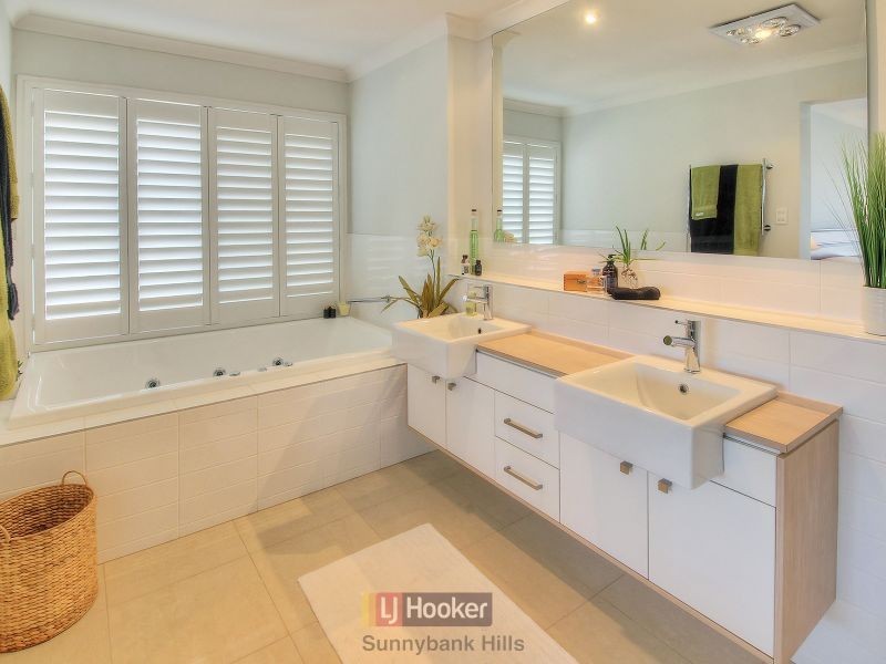 29 Manor Street, Eight Mile Plains QLD 4113