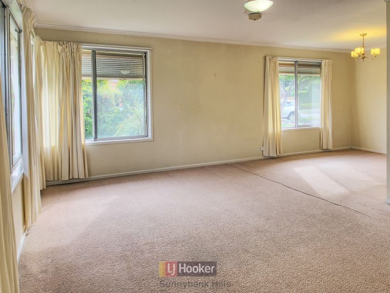 17 Chadford Street, Macgregor QLD 4109
