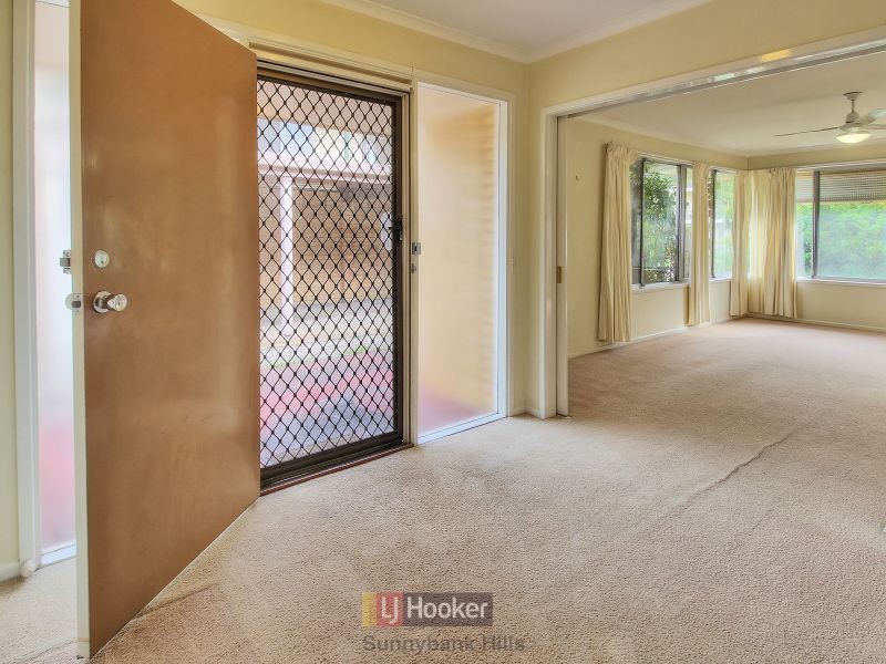 17 Chadford Street, Macgregor QLD 4109